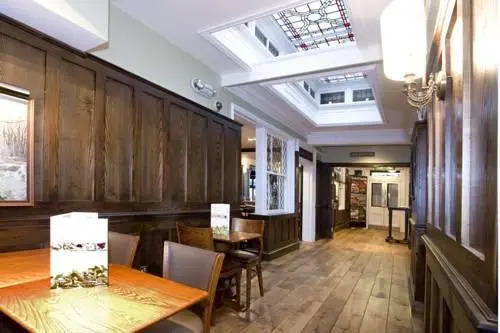 The Royal Hop Pole