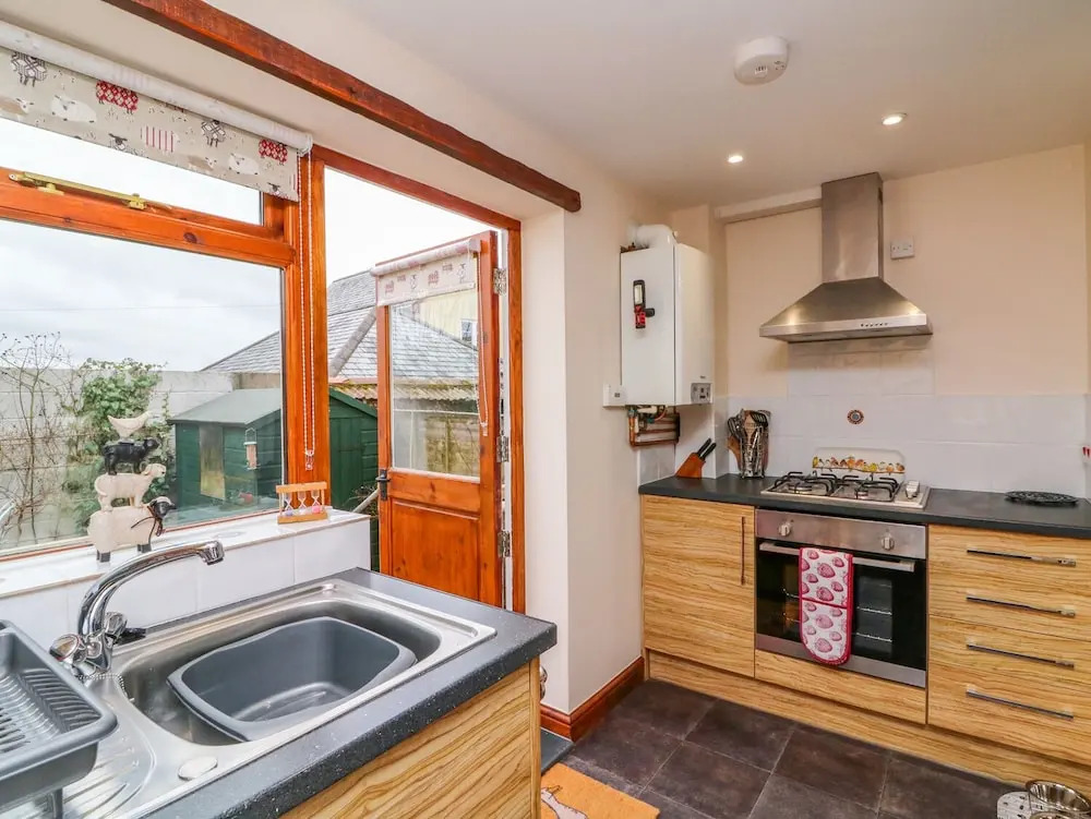 Cedarwood Cottage