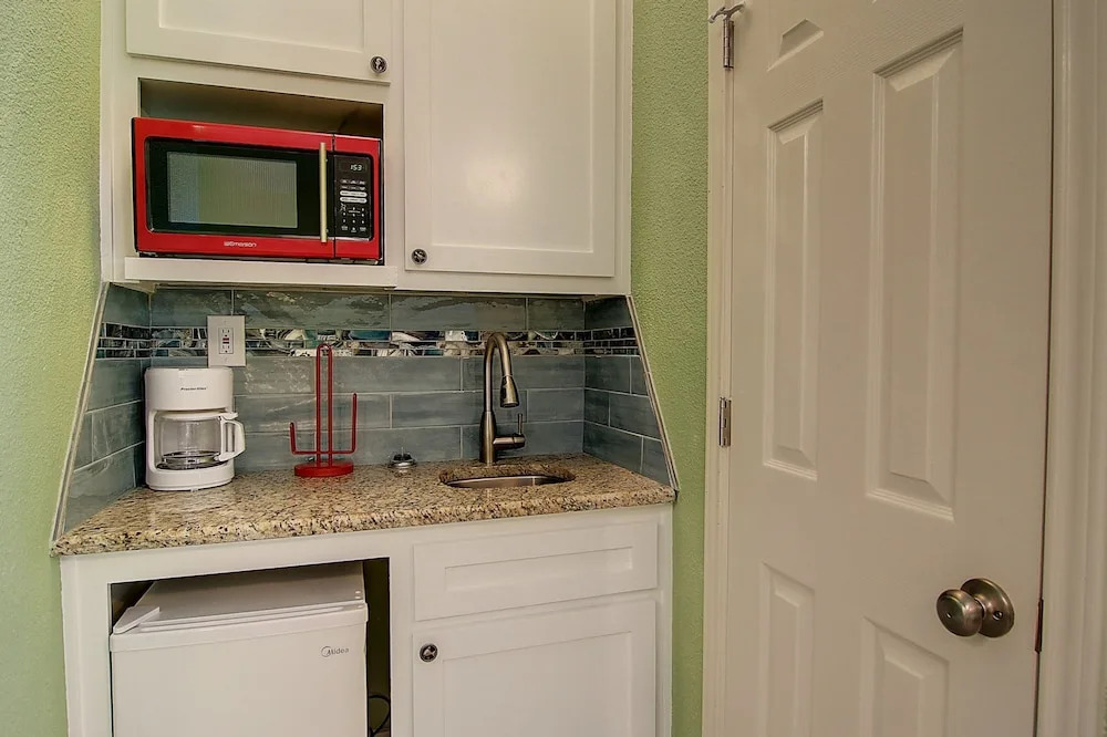 Her Happy Place - 3 Br Townhouse