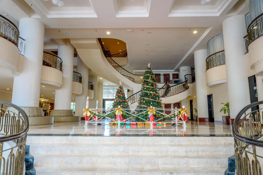J Beach Suites At Rainbow Paradise