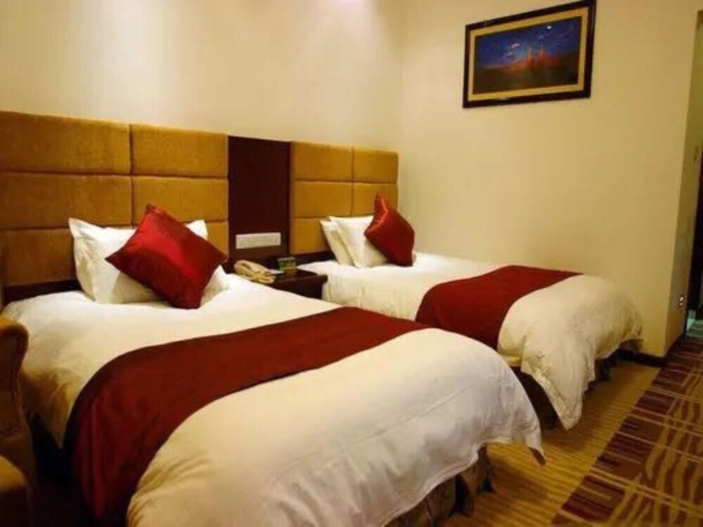 Dunhuang Golden Leaf Hotel
