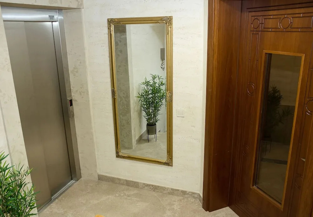FM Luxury 2-BDR Apartment - Exclusive