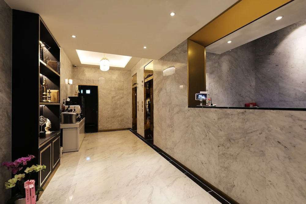 Hotel M