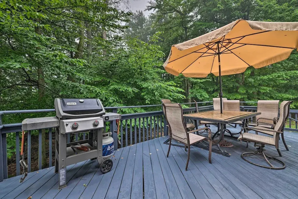 Lake Access & Fire Pit: Spacious Tobyhanna Home!