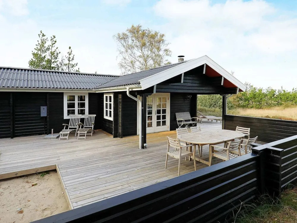 6 Person Holiday Home in Albaek