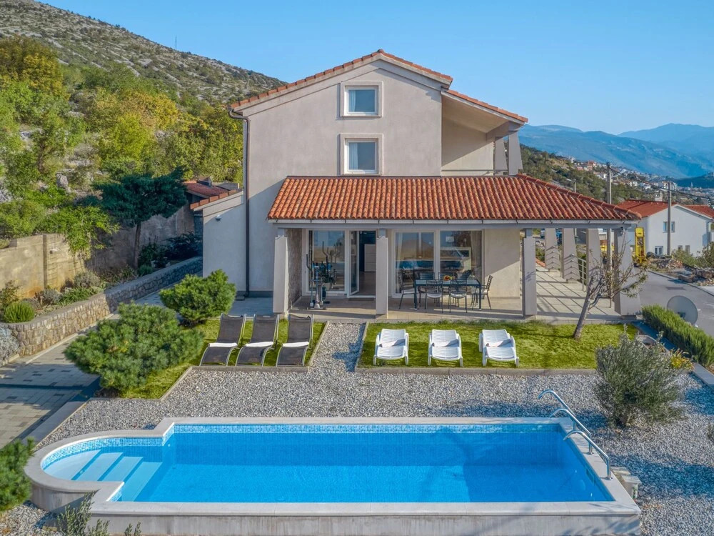 Senj Senj in Senj With 4 Bedrooms and 3 Bathrooms