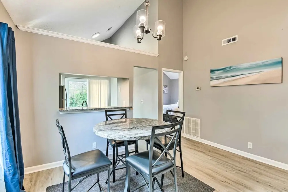 Cozy Home w/ Yard ~ 12 Mi to Dtwn Nashville!