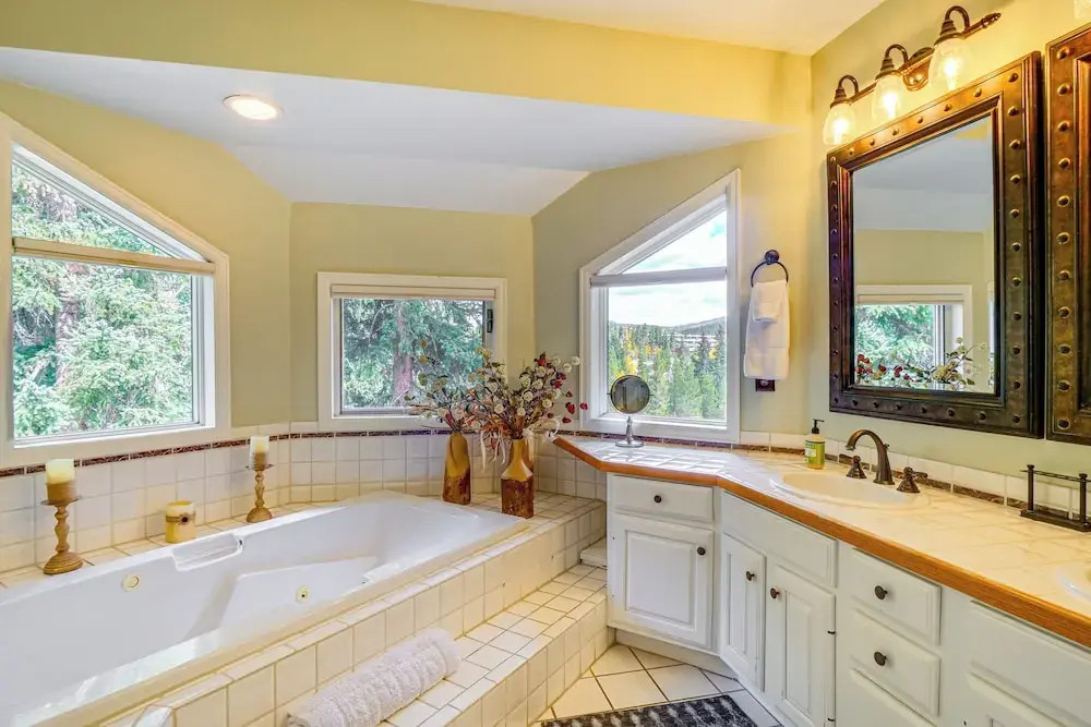 1 Mi to Ski Lift: Mtn-view Breck Home w/ Hot Tub!