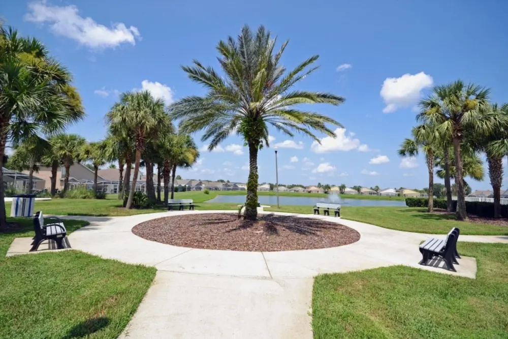 Hampton Lakes 215449