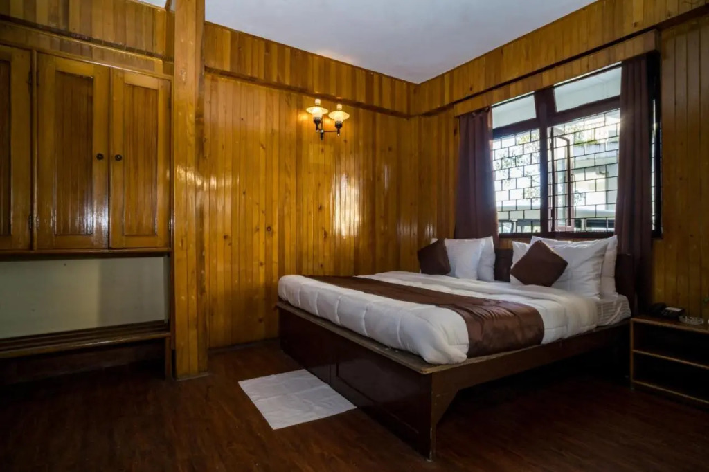 Magpie Mall Road Residency ( MG-MARG )