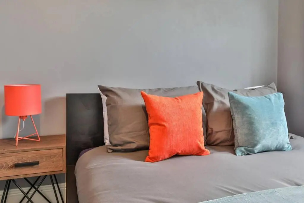 Refurbished Plush Property Great Transport Links