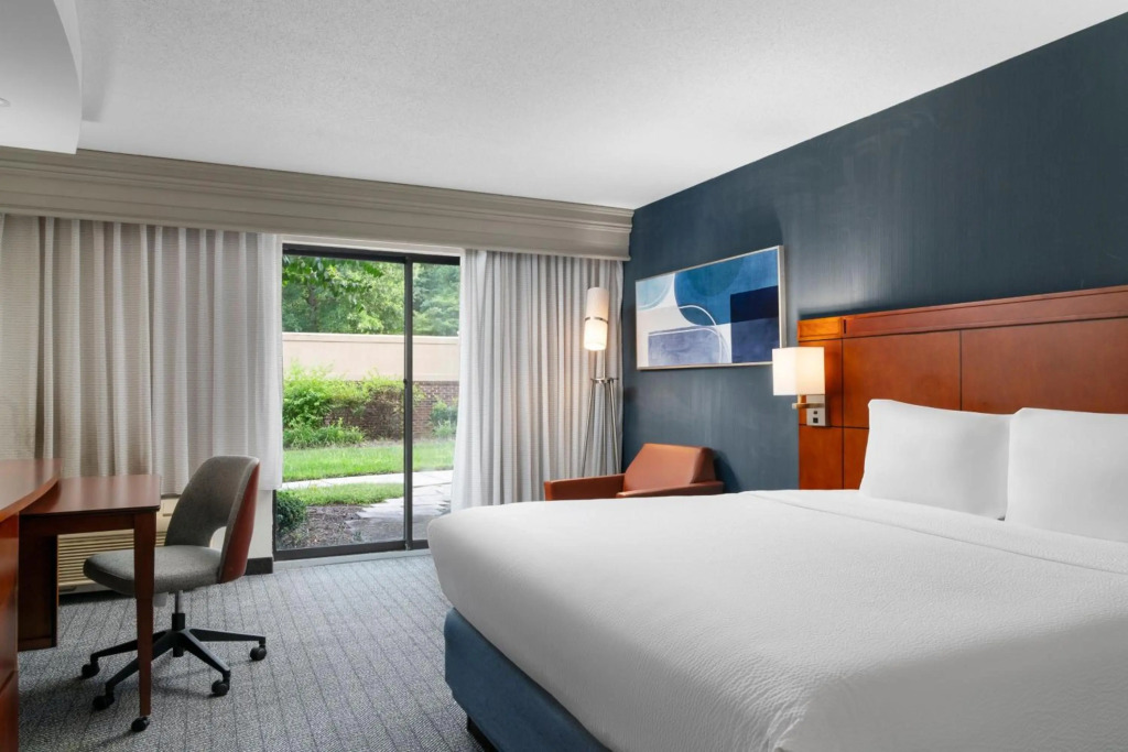 Courtyard by Marriott Richmond North