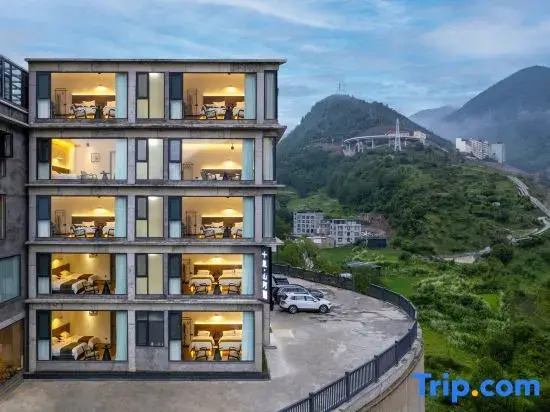Ten miles of mountains and rivers light luxury B&B (Siguniang Mountain)
