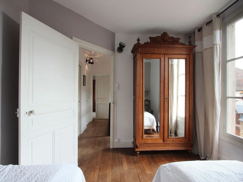 Countryside Holiday Home in Poil With Private Garden