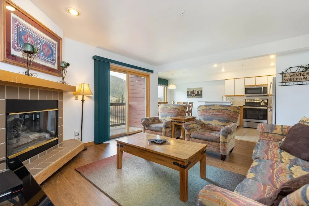 113 Cinnamon Ridge 2 Bedroom Condo by RedAwning