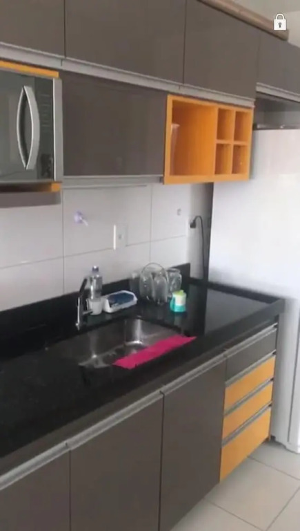 Apto alto padrão com piscina