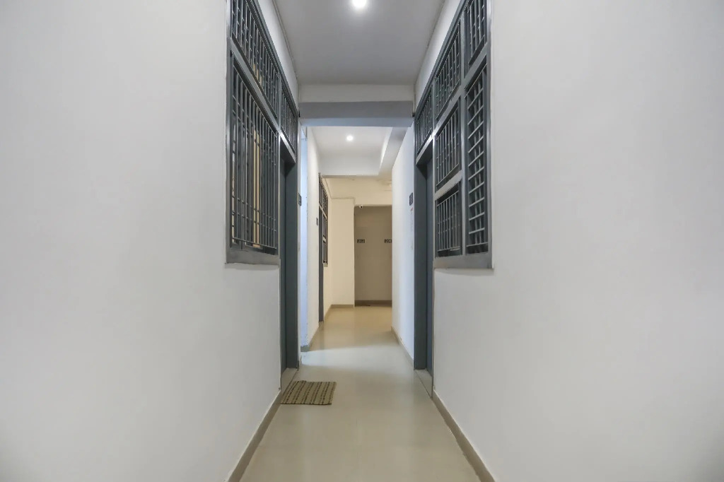 Taj Highway Hotel by OYO Rooms
