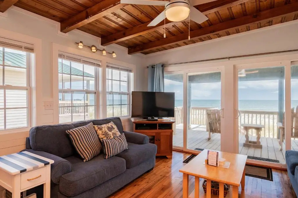 Chillax Inn by Oak Island Accommodations