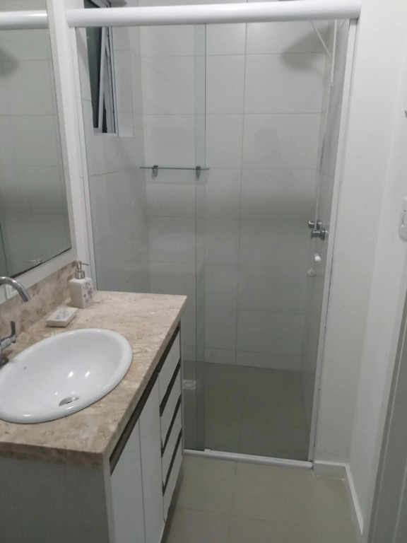 Suíte 1 com cama de casal,em apartamento compartilhado ar condicionado, tv, e Wi-fi -frigobar