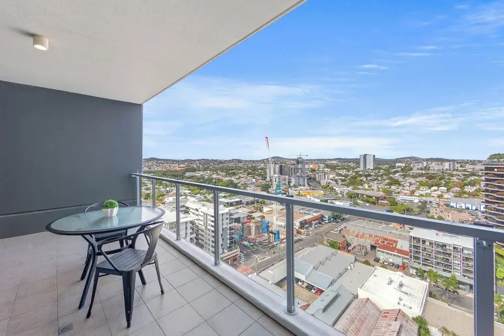 Trafalgar Lane Apartments by CLLIX