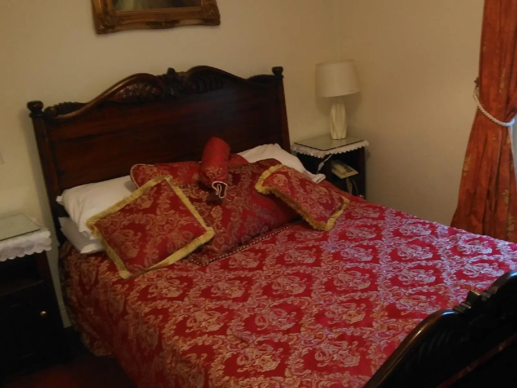Fennessys Hotel
