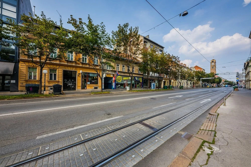 Best Luxury apt in Zagreb for 16 ppl