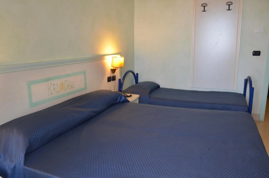 Kalos Hotel