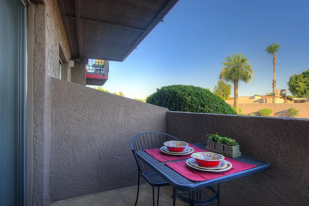 145 Fully Furnished 1BR Suite-Pet Friendly! by RedAwning