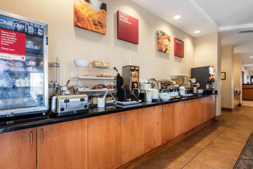 Comfort Suites Murfreesboro Shopping District