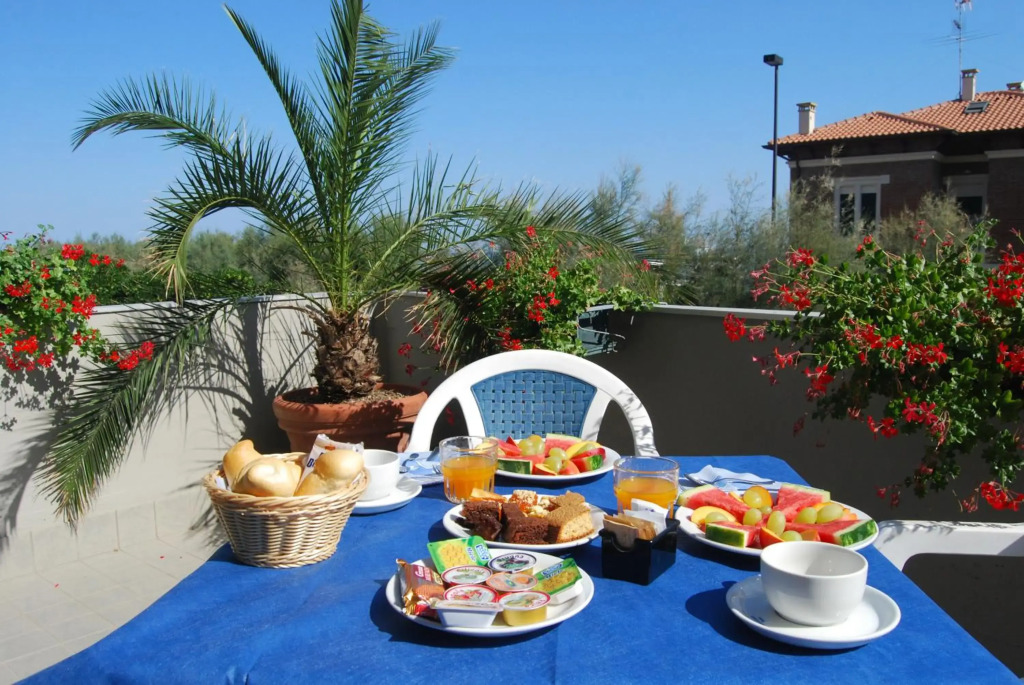 Hotel Caravelle