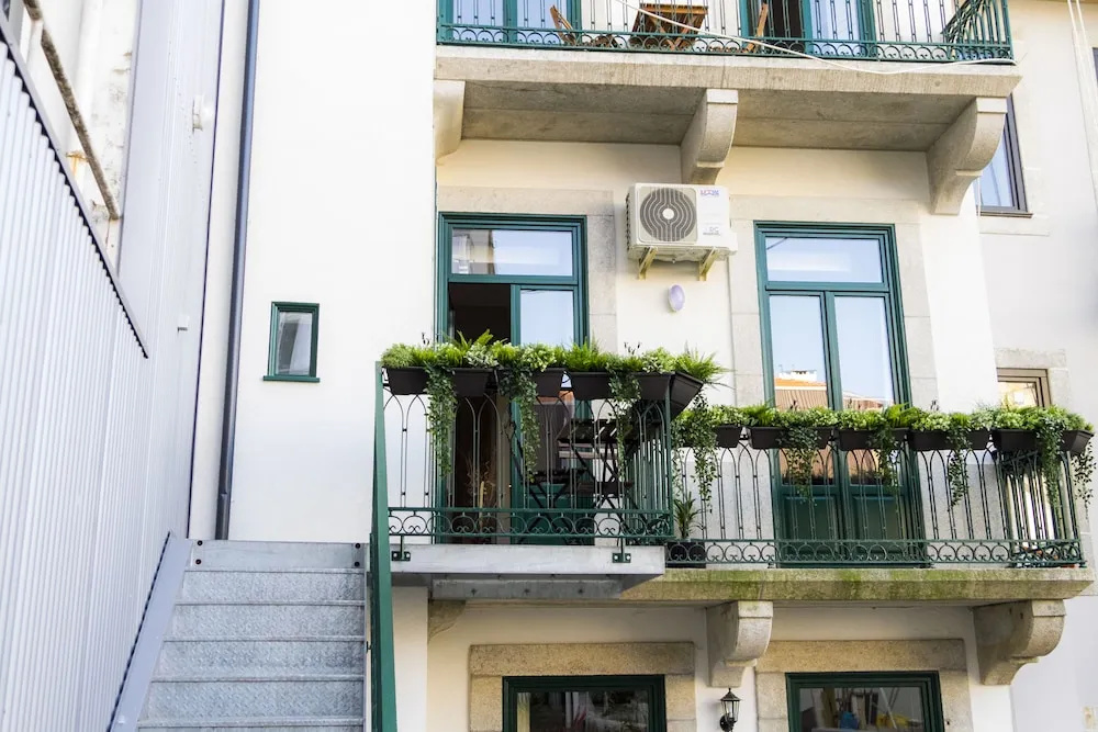 Liiiving in Porto - Bolhão Garden Apartment