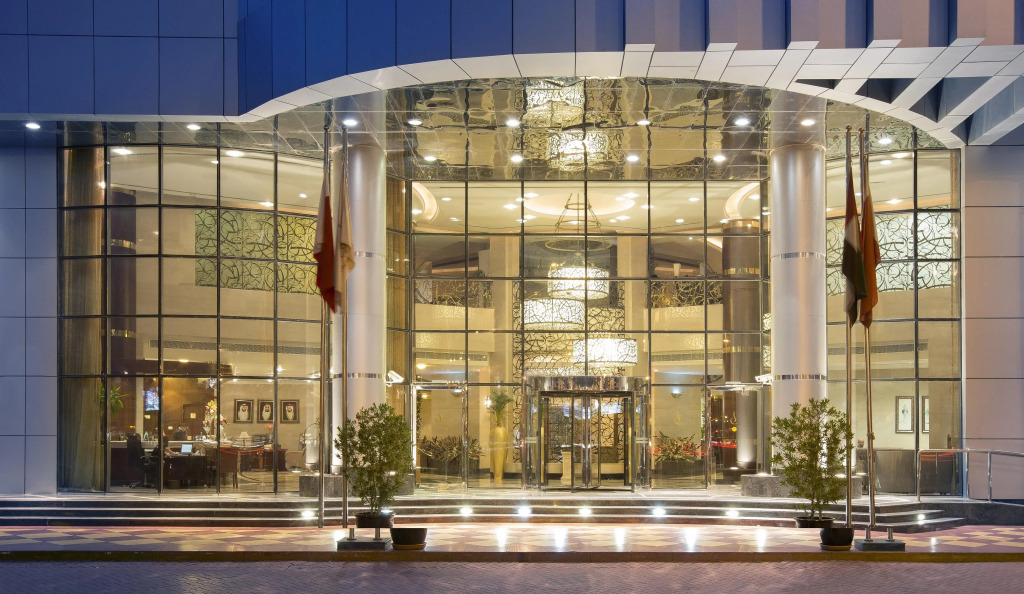 Отель DoubleTree by Hilton Dubai Port Saeed