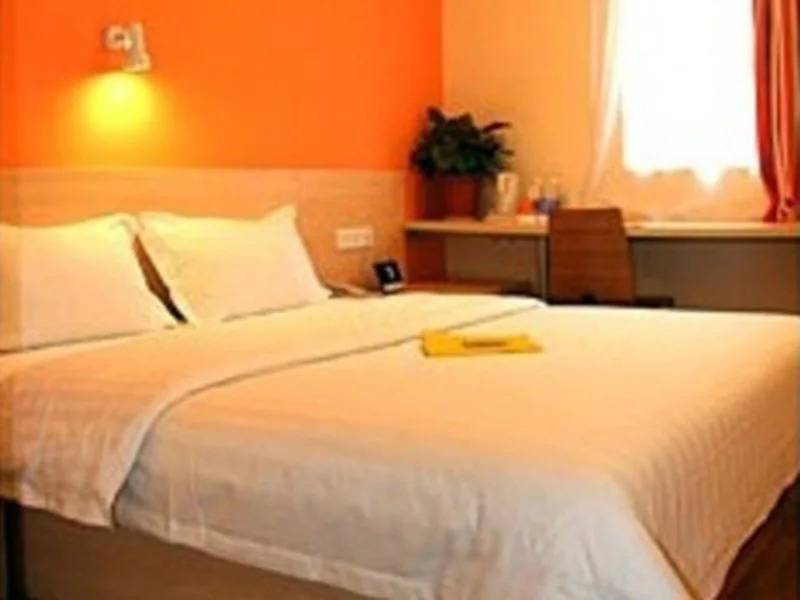 7Days Inn Hotel (Foshan Pingzhou Yuqijie East Gate)