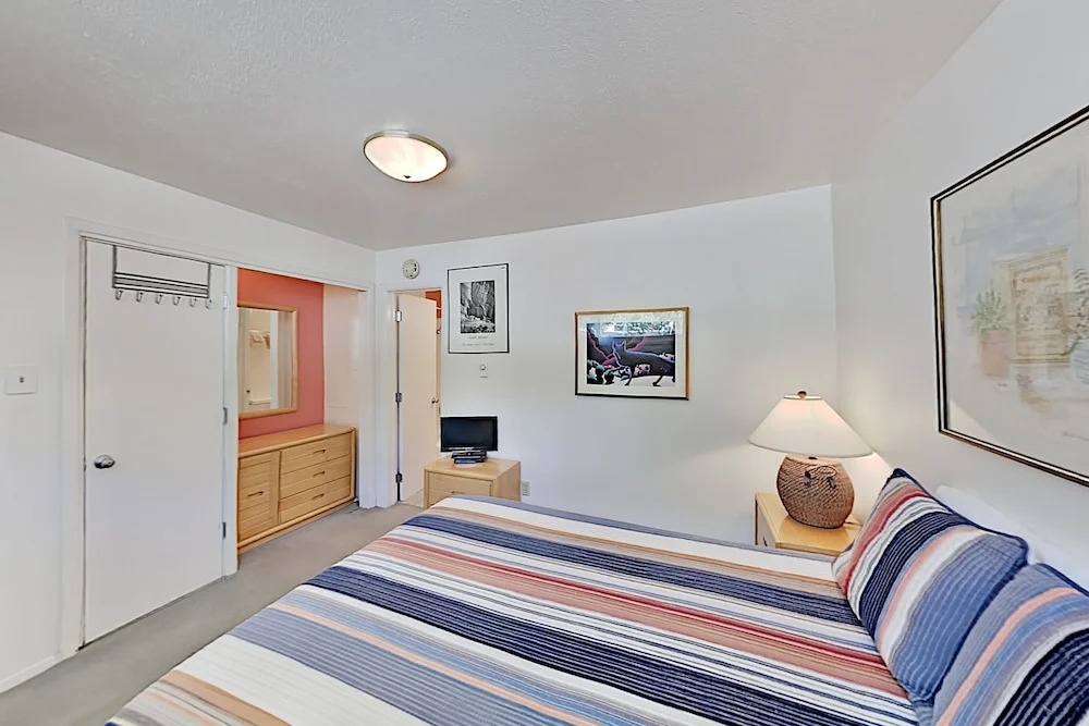 13tr18vy 2 Bedroom Condo