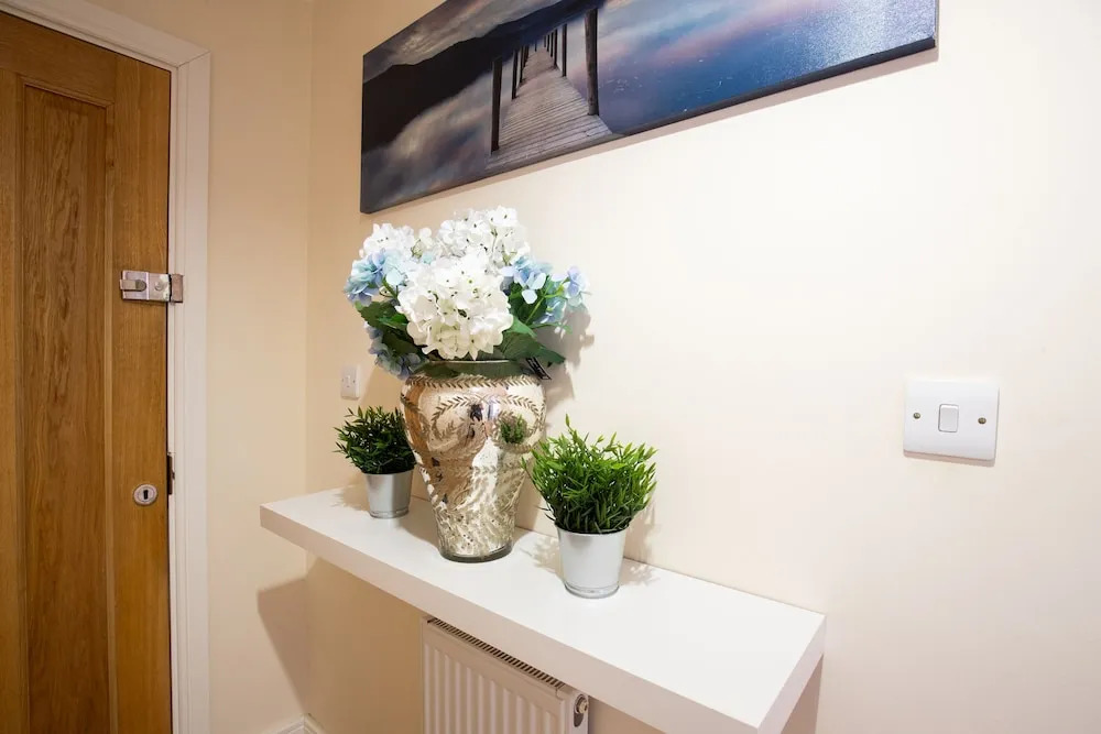 Velvet 1-bedroom Apartment With Balcony, Hoddesdon