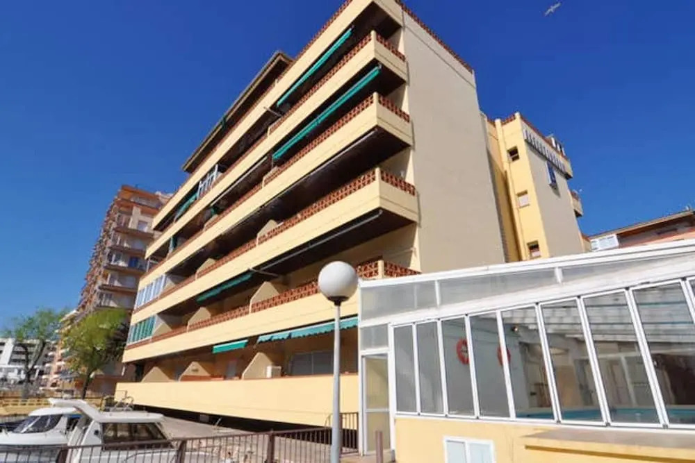 Apartment with One Bedroom in Roses, with Shared Pool, Furnished Terrace And Wifi - 350 M From the Beach