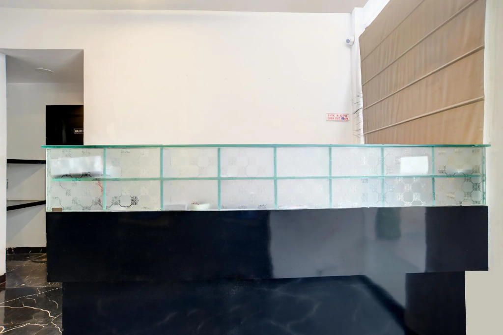 OYO 82374 Hotel S9