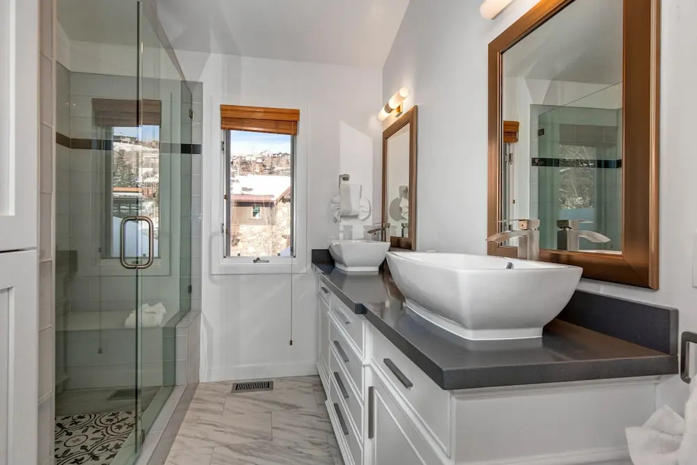 New Listing! Modern Townhome W/ Private Hot Tub 3 Bedroom Townhouse