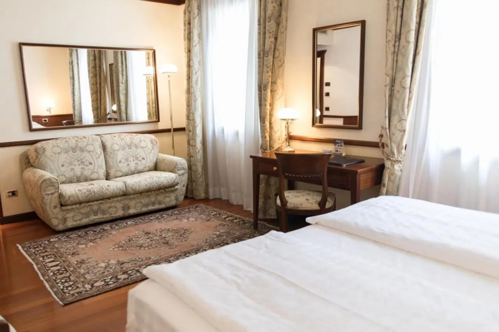 Phi Hotel Dei Medaglioni
