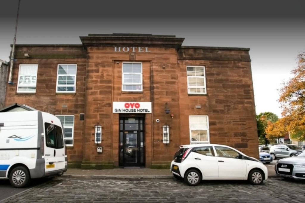 OYO Gin House Hotel