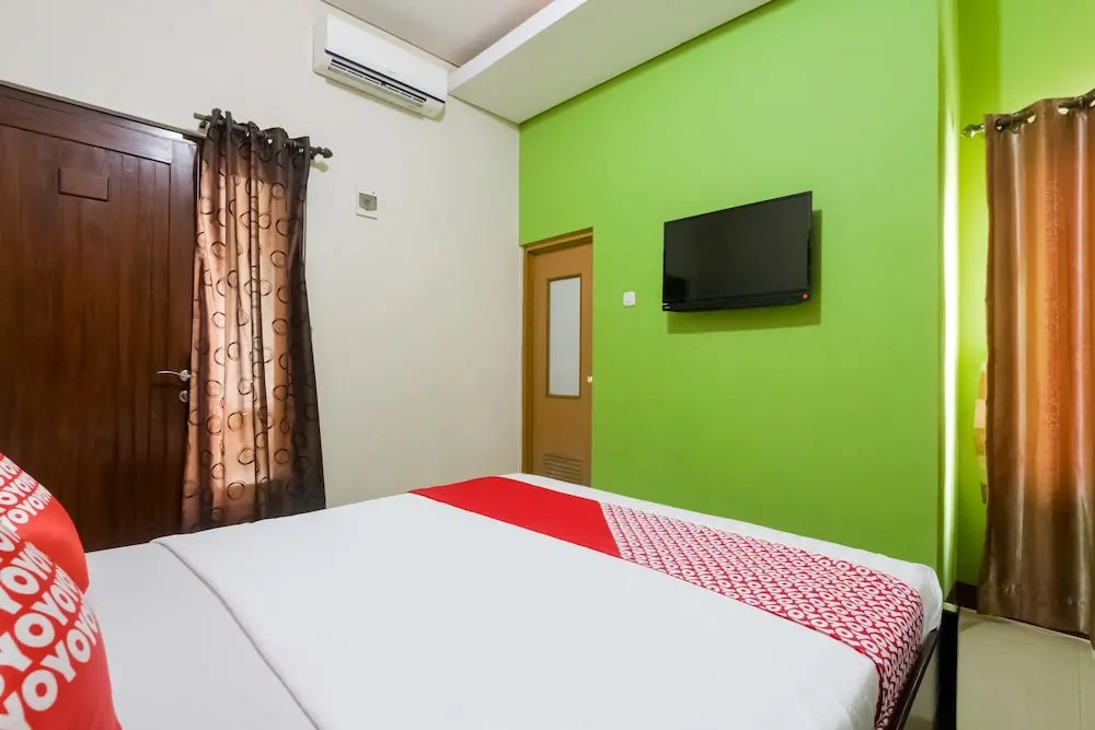 DWaru Homestay Syariah near Jl Slamet Riyadi Mitra RedDoorz