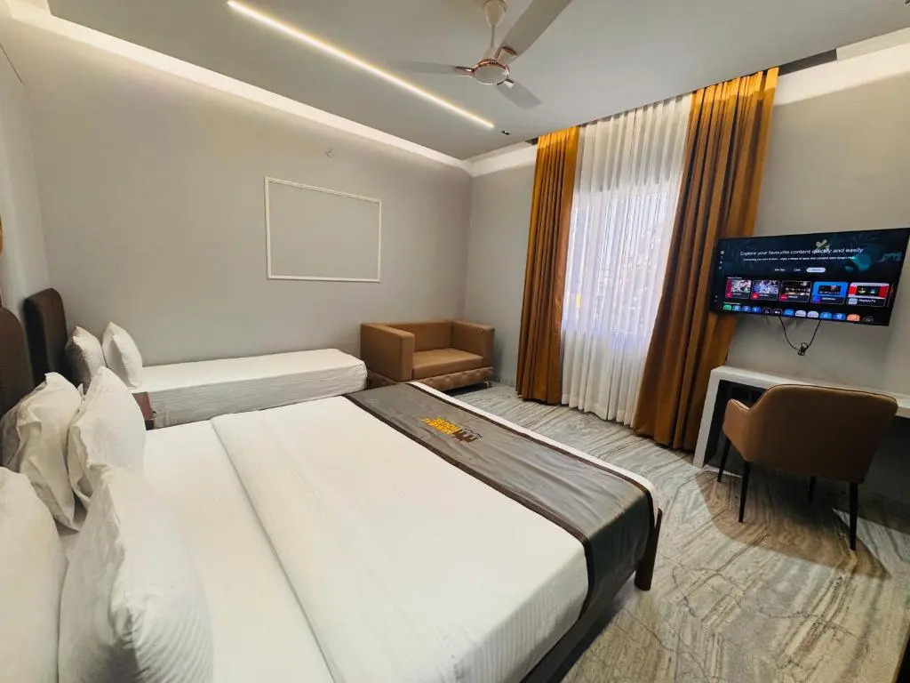 Hotel Mumbai House Pithampur