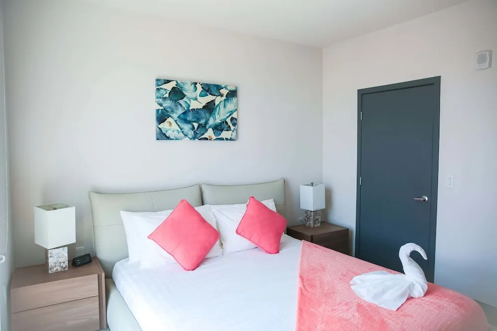 Fully Furnished Suites near Little Tokyo