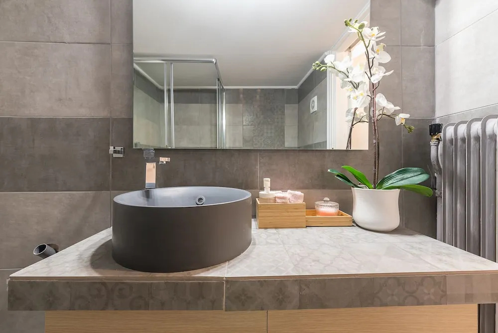 Elegant Koukaki Apartment  by Cloudkeys