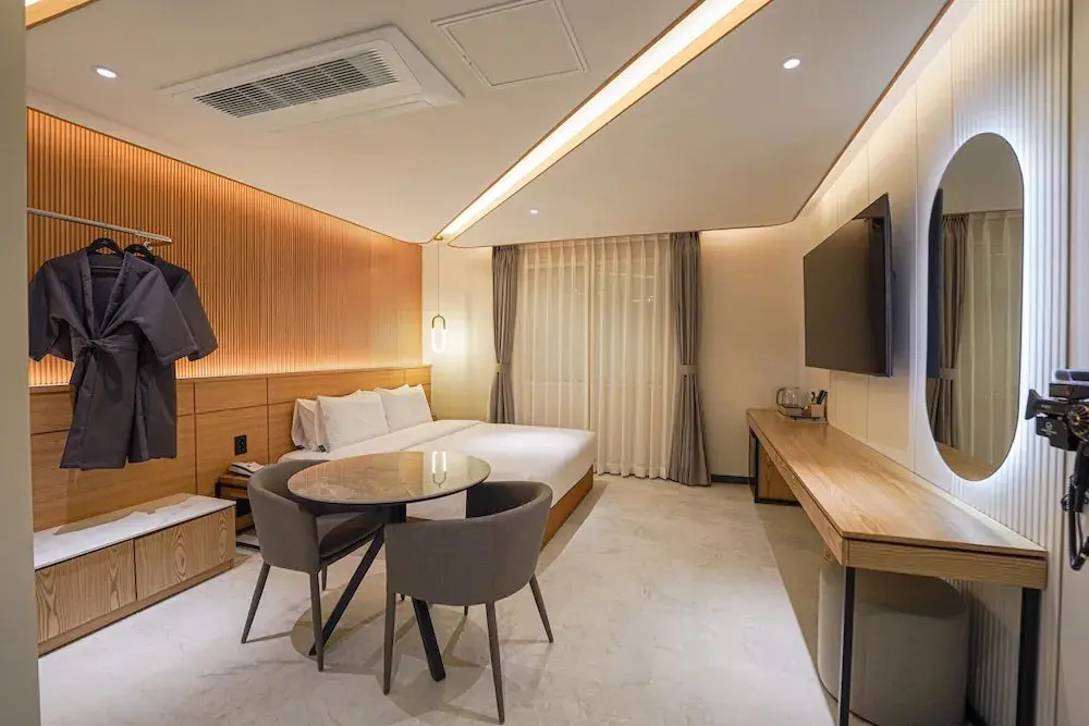 Urban Groove Hotel