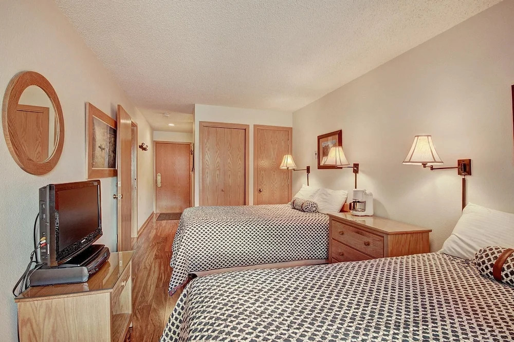 Beautiful Condo, Ski Out Your Back Door - FP202 by RedAwning