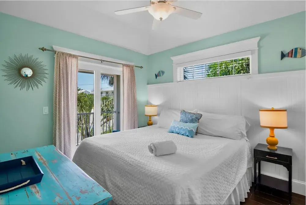 Fanta Sea 4 Bedroom Home by RedAwning