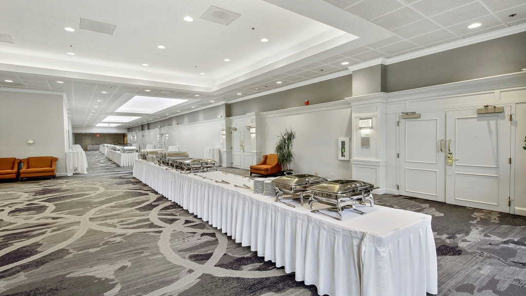 Holiday Inn Chicago Nw Crystal Lk Conv Ctr by IHG