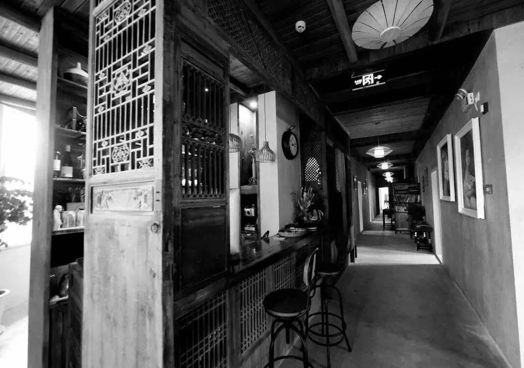 BingHe Street Art Hostel