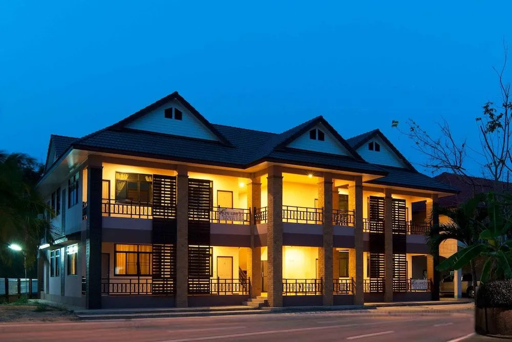 Suporn Lakeview Service APT & Homestay